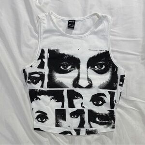 SHEIN Monochrome Face Print Crop Top